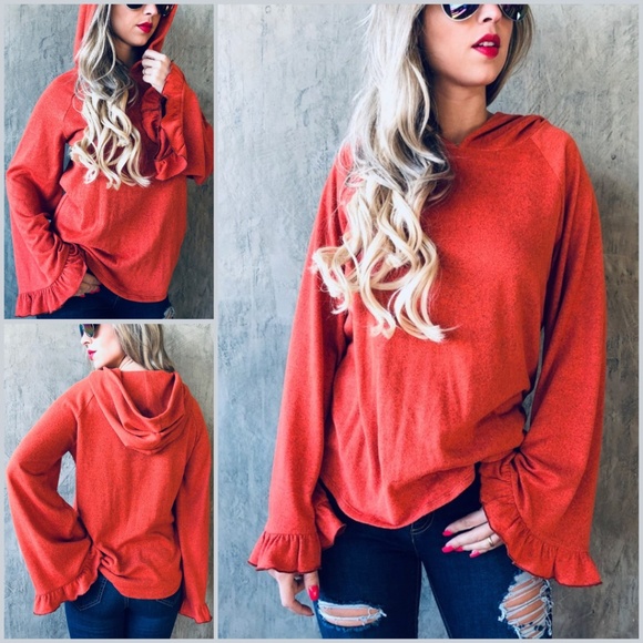 Des Feli Tops - Bell Sleeve Top
